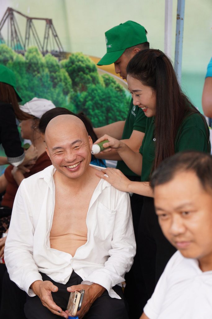 Cỏ Organic - Xanh SM - Tuyển dụng bác tài Xanh - Con lăn massage